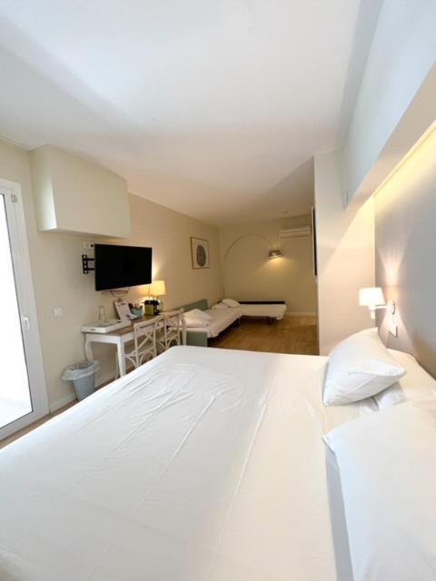 Hotel & Apartaments Thalassa Sport & Spa ロザス エクステリア 写真