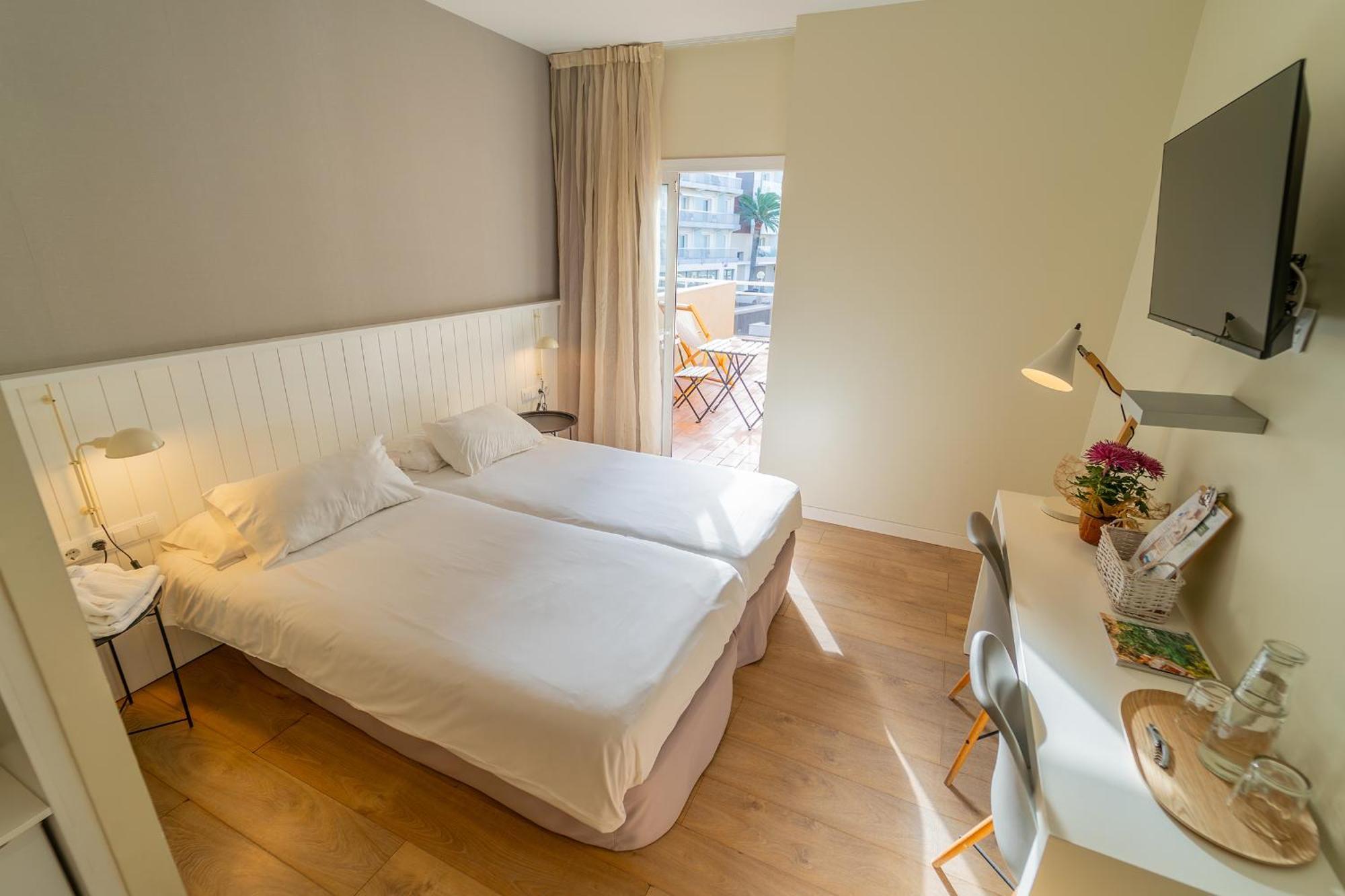 Hotel & Apartaments Thalassa Sport & Spa ロザス エクステリア 写真
