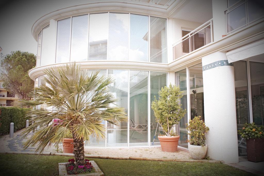 Hotel & Apartaments Thalassa Sport & Spa ロザス エクステリア 写真