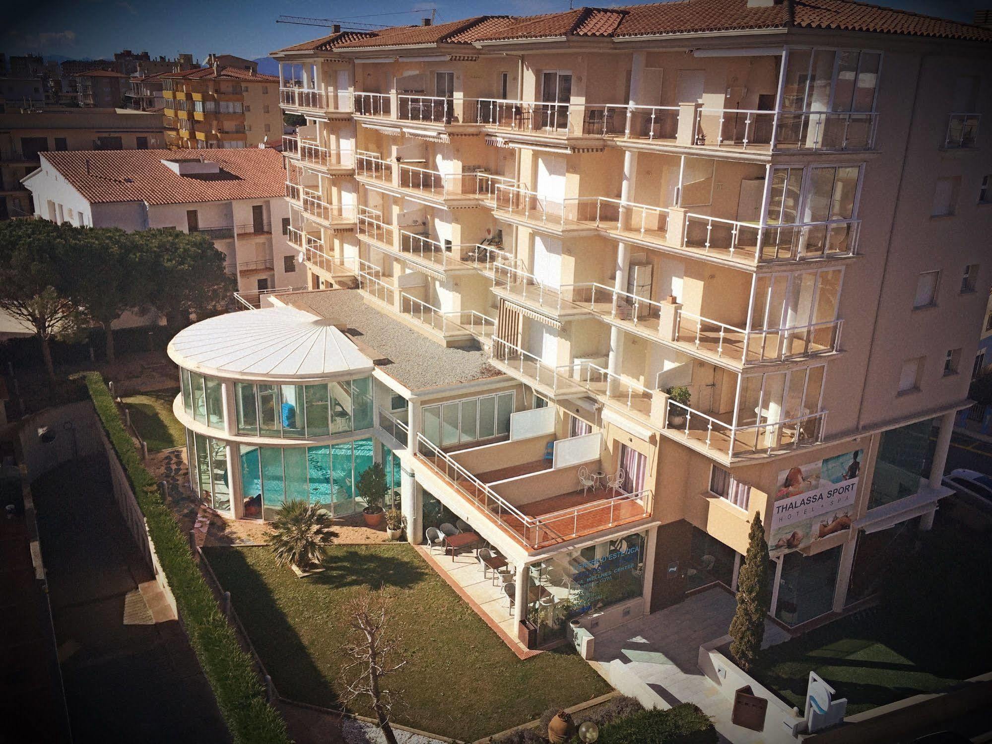 Hotel & Apartaments Thalassa Sport & Spa ロザス エクステリア 写真